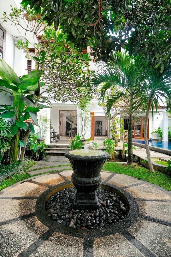 Villa Rene Seminyak Buitenkant foto